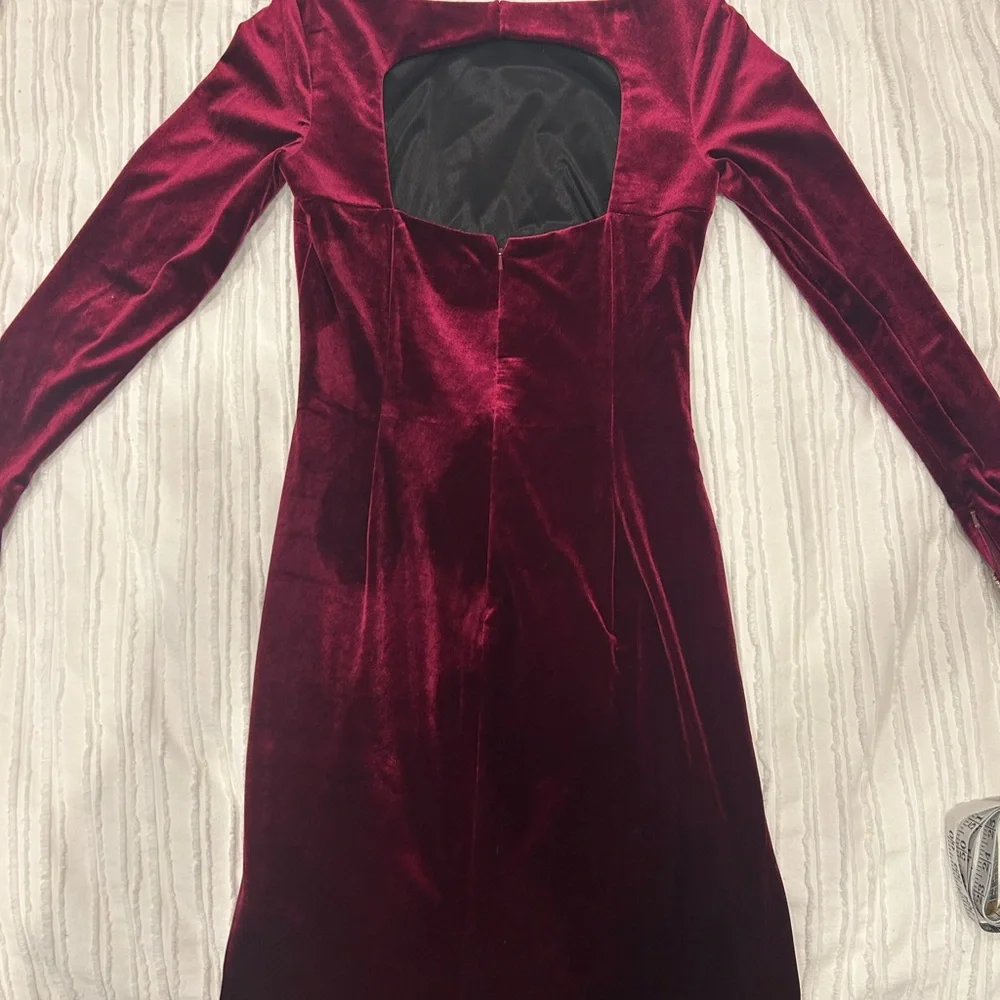 David Meister Velvet Burgundy Cocktail Dress with Crystal Cuffs - Picture 9 of 14